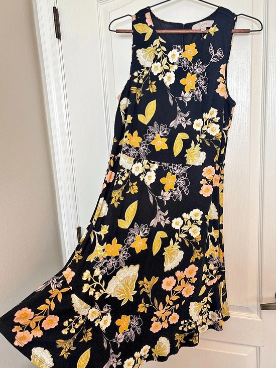 LOFT Dresses & Skirts - NWT LOFT Floral Sleeveless Fit & Flare Dress - Size 6